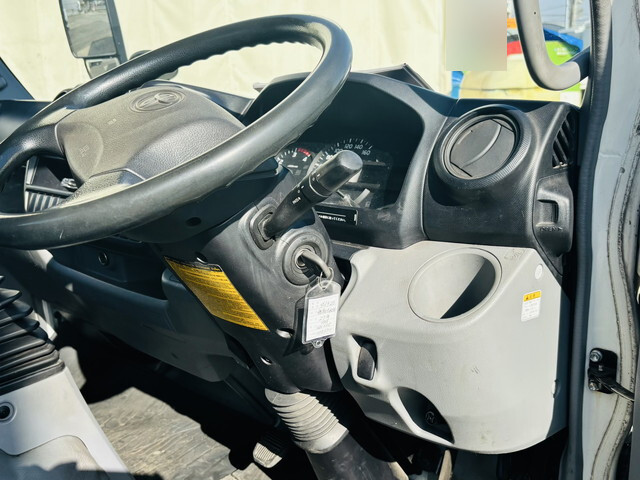 トヨタトヨエース平ボディ小型（2t・3t）[写真34]