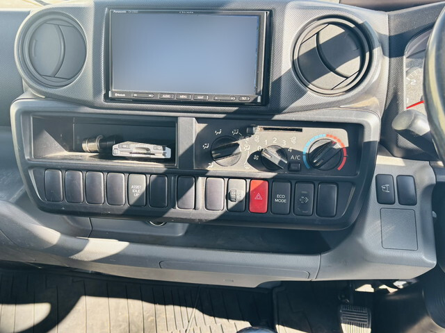 トヨタトヨエース平ボディ小型（2t・3t）[写真38]