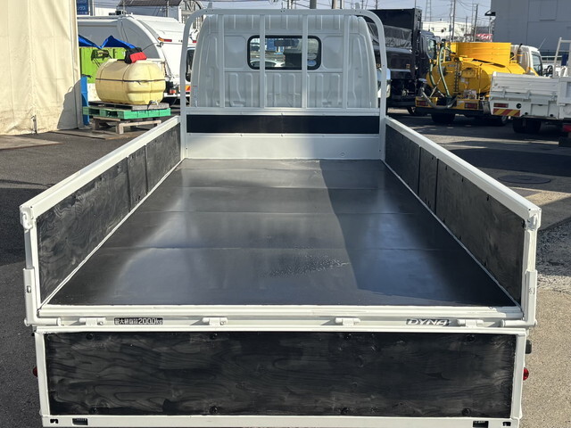 トヨタトヨエース平ボディ小型（2t・3t）[写真08]