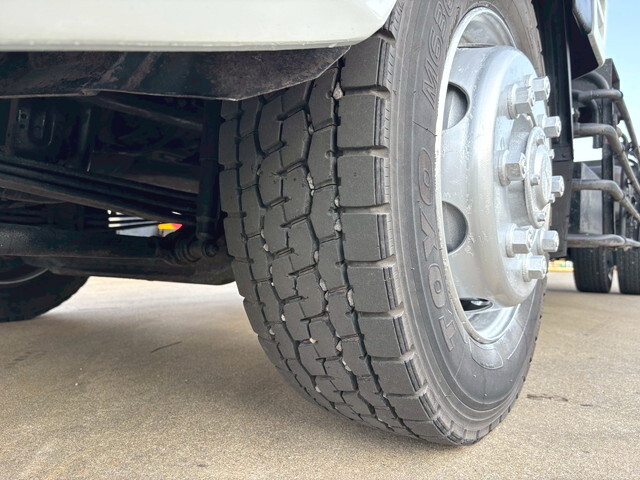 三菱ふそうファイターコンテナ専用車増トン（6t・8t）[写真28]