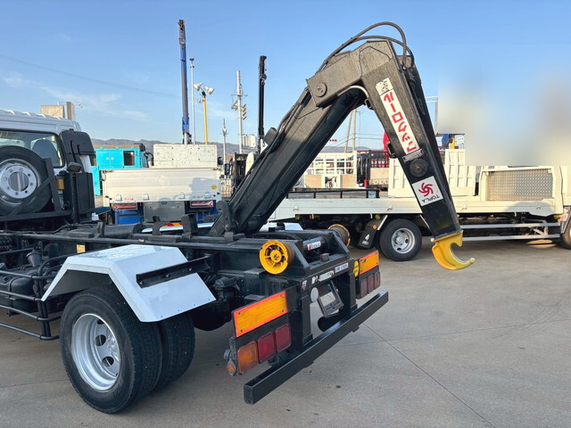 三菱ふそうファイターコンテナ専用車増トン（6t・8t）[写真09]