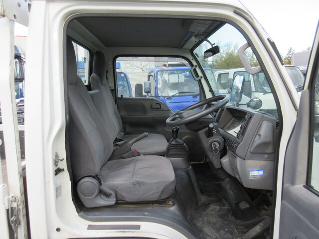 いすゞエルフ平ボディ小型（2t・3t）[写真10]