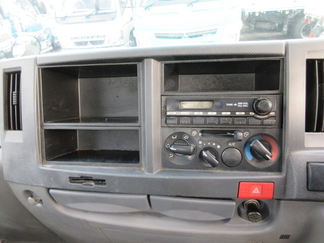 いすゞエルフ平ボディ小型（2t・3t）[写真13]