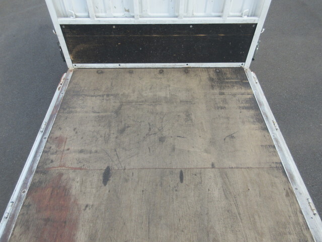 いすゞエルフ平ボディ小型（2t・3t）[写真28]