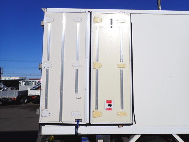 いすゞエルフ冷凍車（冷蔵車）小型（2t・3t）[写真15]