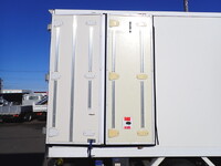 いすゞエルフ冷凍車（冷蔵車）小型（2t・3t）[写真16]