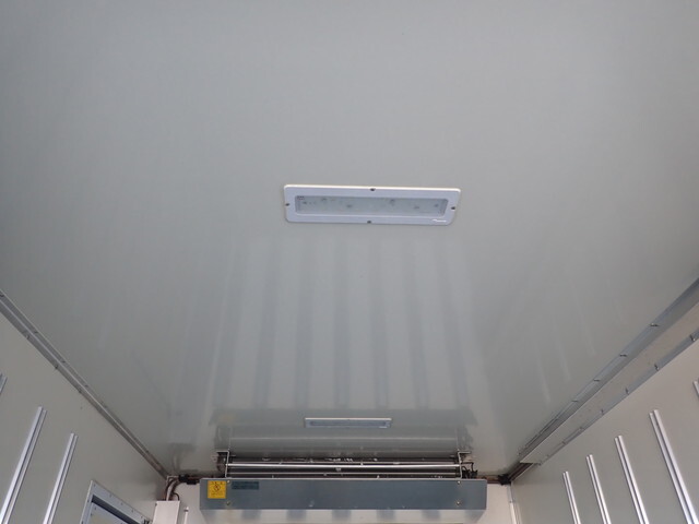 いすゞエルフ冷凍車（冷蔵車）小型（2t・3t）[写真17]