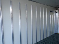 いすゞエルフ冷凍車（冷蔵車）小型（2t・3t）[写真19]