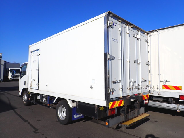 いすゞエルフ冷凍車（冷蔵車）小型（2t・3t）[写真02]