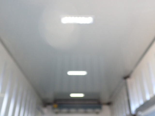 いすゞエルフ冷凍車（冷蔵車）小型（2t・3t）[写真22]