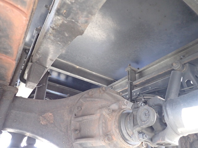 いすゞエルフ冷凍車（冷蔵車）小型（2t・3t）[写真26]