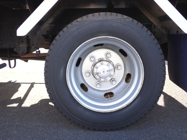 いすゞエルフ冷凍車（冷蔵車）小型（2t・3t）[写真30]