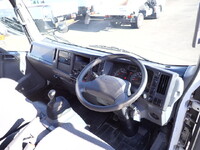 いすゞエルフ冷凍車（冷蔵車）小型（2t・3t）[写真32]