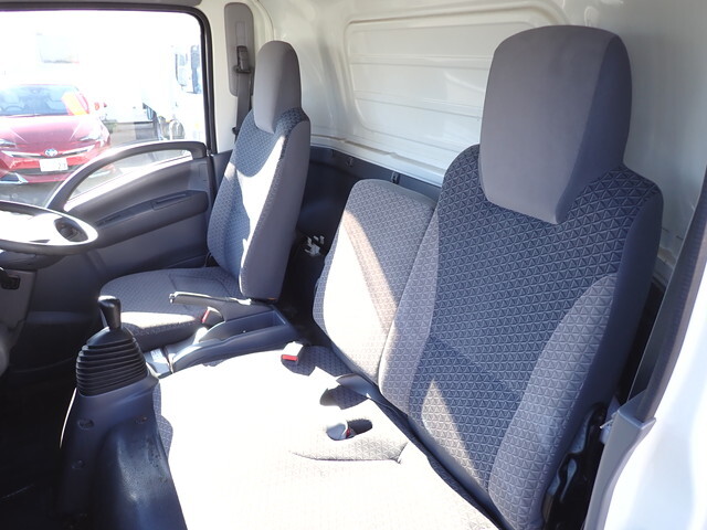 いすゞエルフ冷凍車（冷蔵車）小型（2t・3t）[写真35]