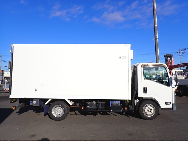 いすゞエルフ冷凍車（冷蔵車）小型（2t・3t）[写真04]