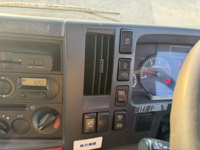 いすゞエルフアルミウイング小型（2t・3t）[写真14]