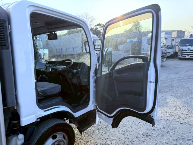 いすゞエルフアルミウイング小型（2t・3t）[写真19]