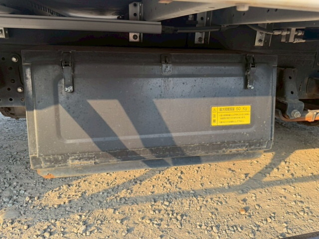 いすゞエルフアルミウイング小型（2t・3t）[写真28]