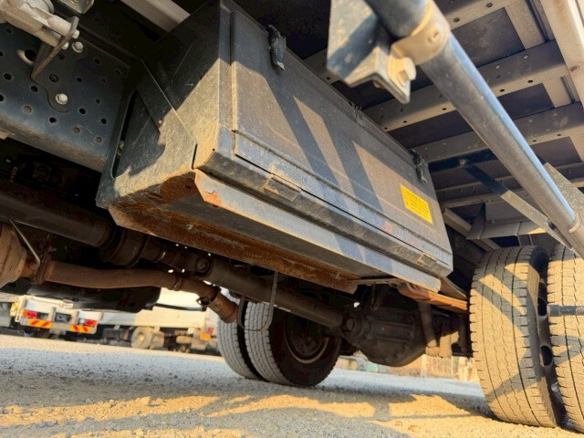 いすゞエルフアルミウイング小型（2t・3t）[写真32]