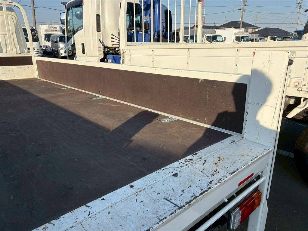 日野デュトロ平ボディ小型（2t・3t）[写真10]