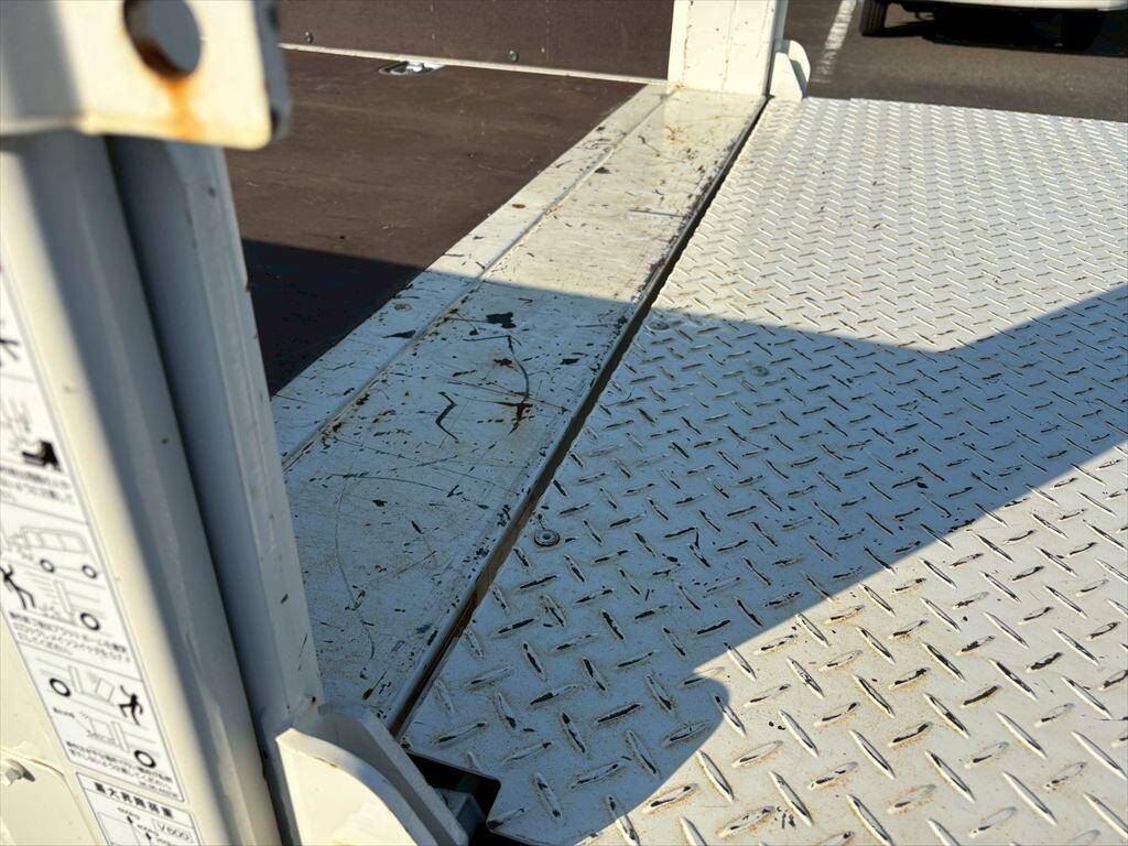 日野デュトロ平ボディ小型（2t・3t）[写真12]