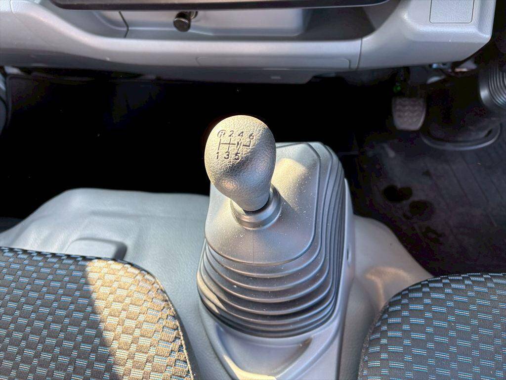 日野デュトロ平ボディ小型（2t・3t）[写真20]