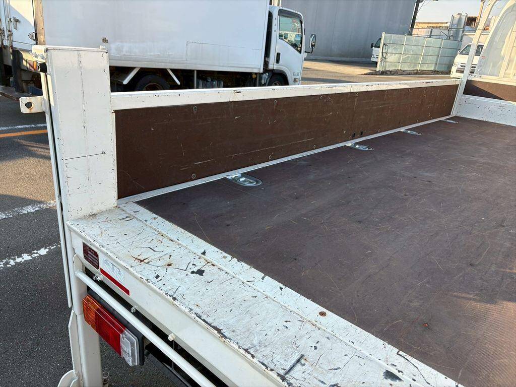 日野デュトロ平ボディ小型（2t・3t）[写真09]