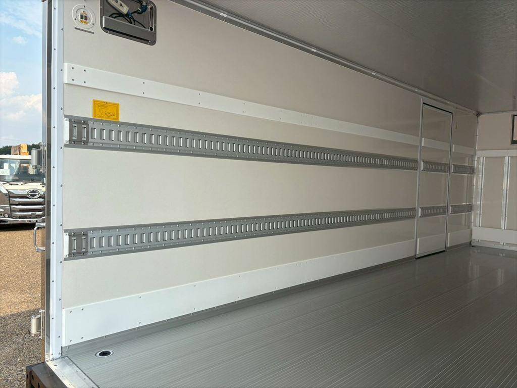 日野レンジャー冷凍車（冷蔵車）中型（4t）[写真09]