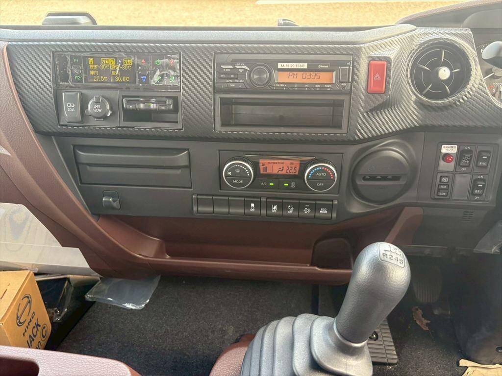 日野レンジャー冷凍車（冷蔵車）中型（4t）[写真21]