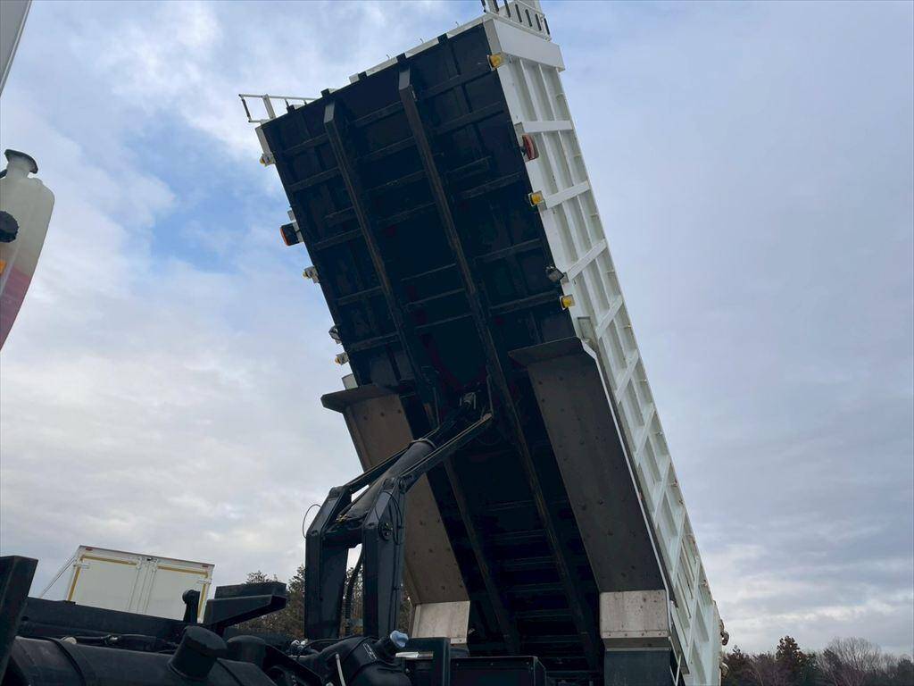 三菱ふそうスーパーグレート深ダンプ（土砂禁ダンプ）大型（10t）[写真12]