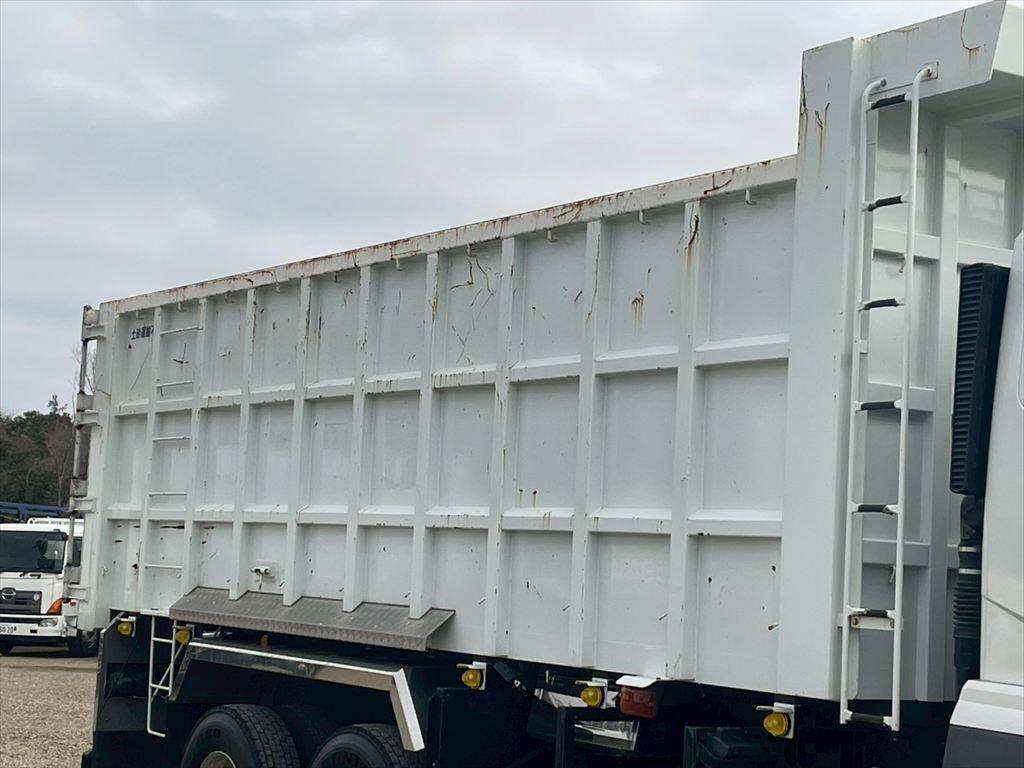 ジャンク　ダンプ式トレーラー　書類無し　敷地内かベースにでも HARDOX® 土砂運搬用トレーラダンプ 18㎥ | 高橋ボデー