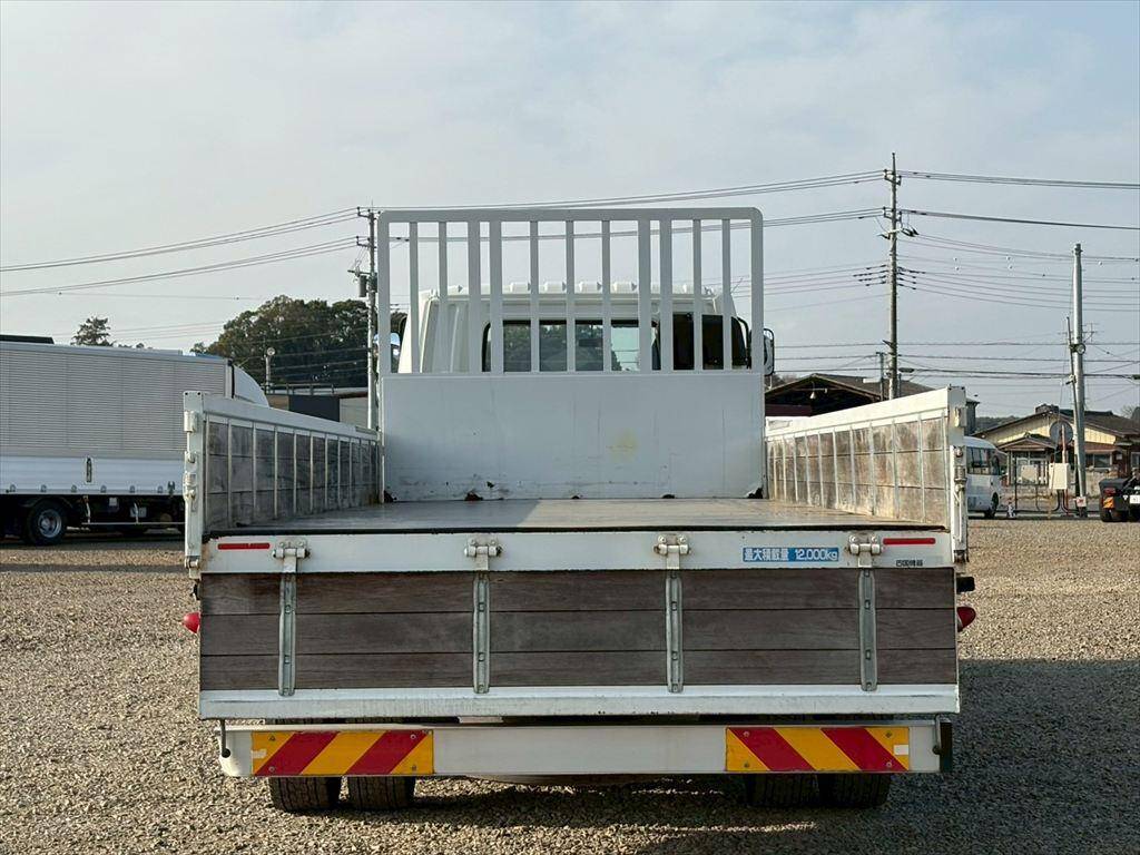 三菱ふそうファイター平ボディ増トン（6t・8t）[写真11]