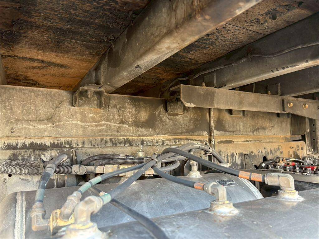 三菱ふそうファイター平ボディ増トン（6t・8t）[写真15]