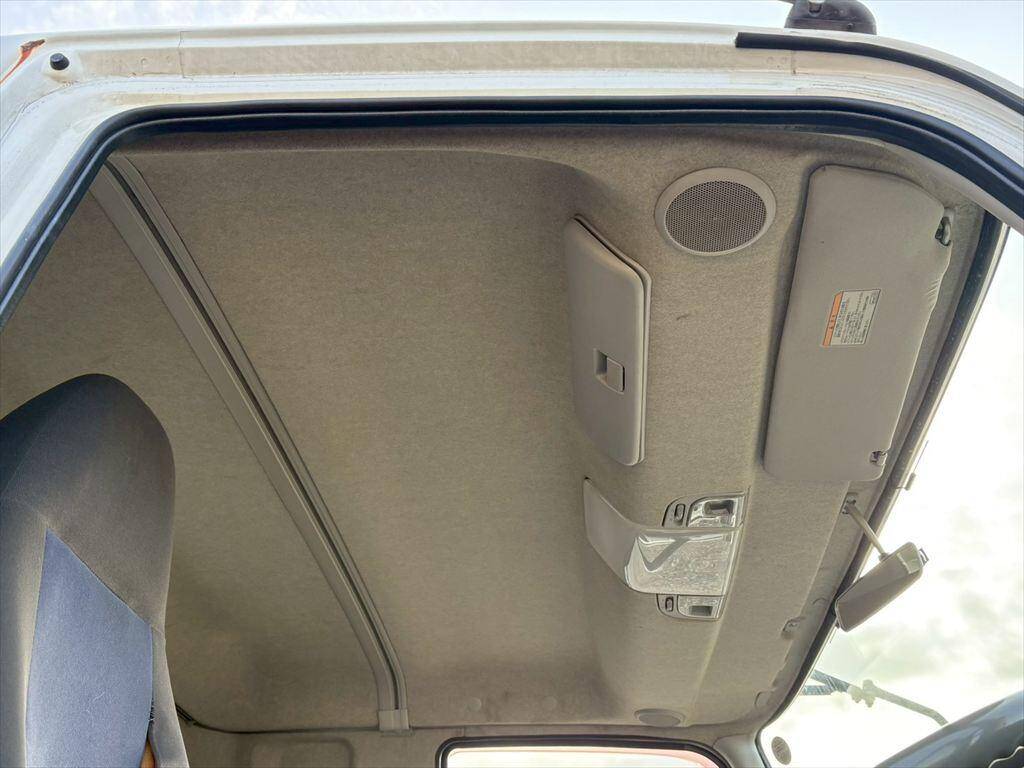 三菱ふそうファイター平ボディ増トン（6t・8t）[写真21]