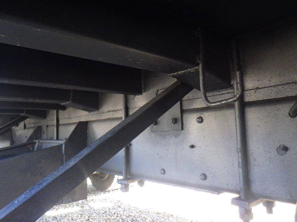 UDトラックスコンドルセルフクレーン4段増トン（6t・8t）[写真12]