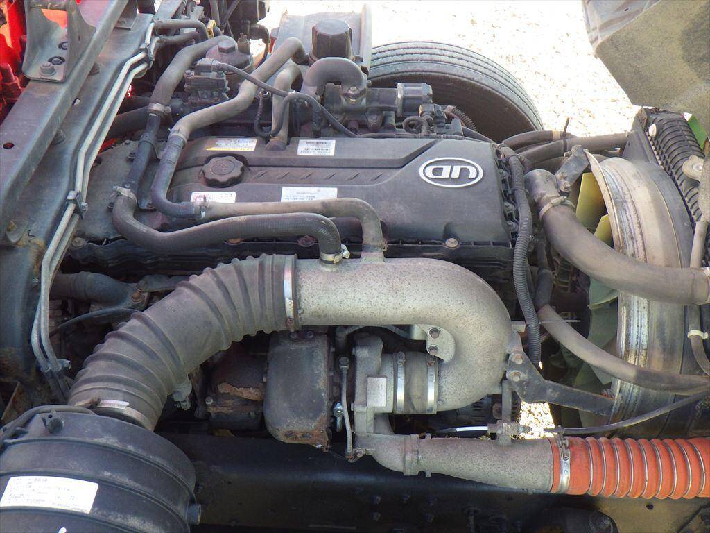 UDトラックスコンドルセルフクレーン4段増トン（6t・8t）[写真15]