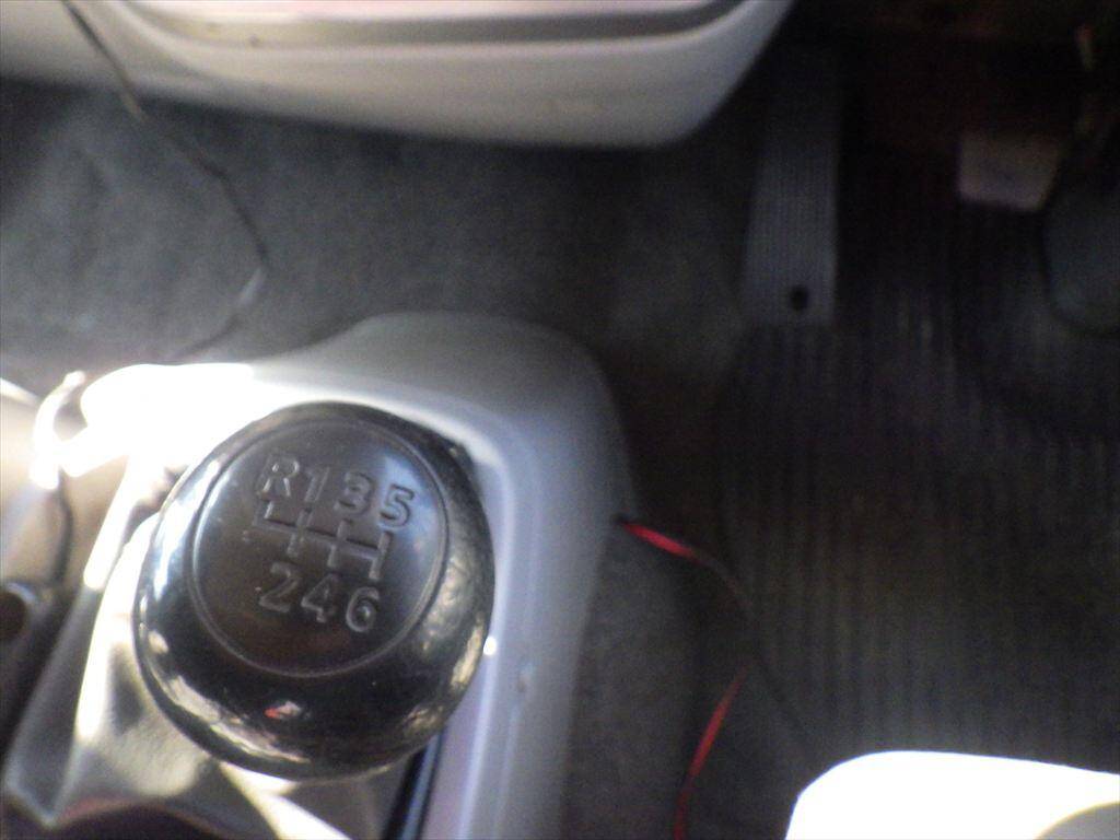 UDトラックスコンドルセルフクレーン4段増トン（6t・8t）[写真19]