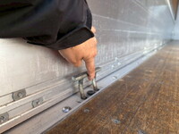 いすゞフォワードアルミウイング増トン（6t・8t）[写真11]