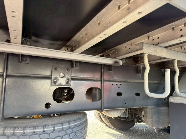 いすゞフォワードアルミウイング増トン（6t・8t）[写真13]