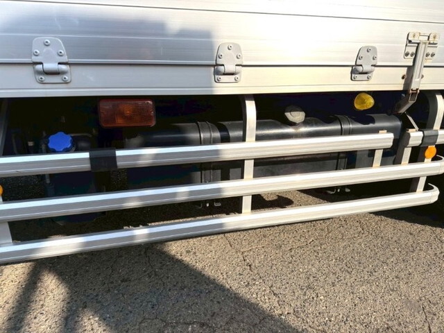 いすゞフォワードアルミウイング増トン（6t・8t）[写真15]