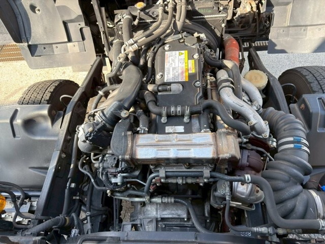 いすゞフォワードアルミウイング増トン（6t・8t）[写真20]