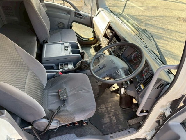 いすゞフォワードアルミウイング増トン（6t・8t）[写真23]