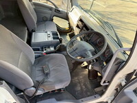 いすゞフォワードアルミウイング増トン（6t・8t）[写真24]