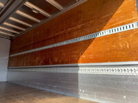 いすゞフォワードアルミウイング増トン（6t・8t）[写真10]