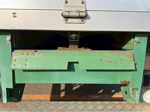 三菱ふそうスーパーグレートアルミブロック大型（10t）[写真10]