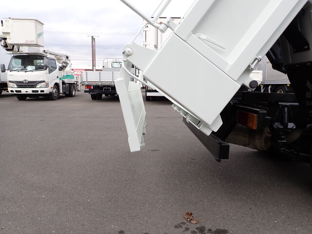 三菱ふそうキャンターダンプ小型（2t・3t）[写真13]