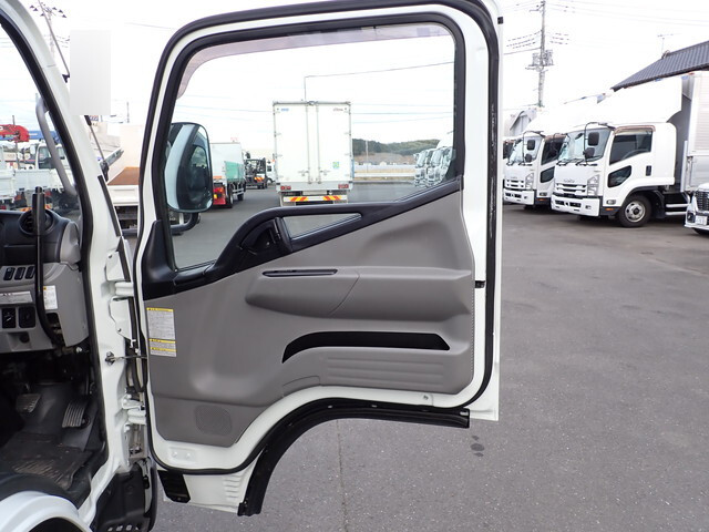 三菱ふそうキャンターダンプ小型（2t・3t）[写真28]