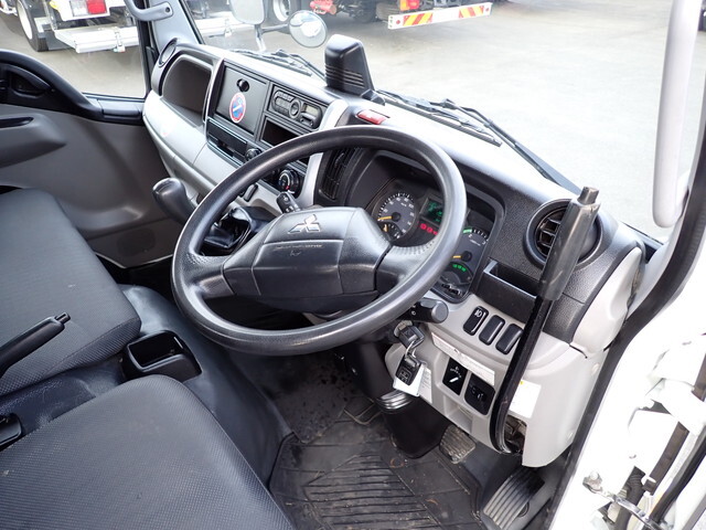 三菱ふそうキャンターダンプ小型（2t・3t）[写真31]