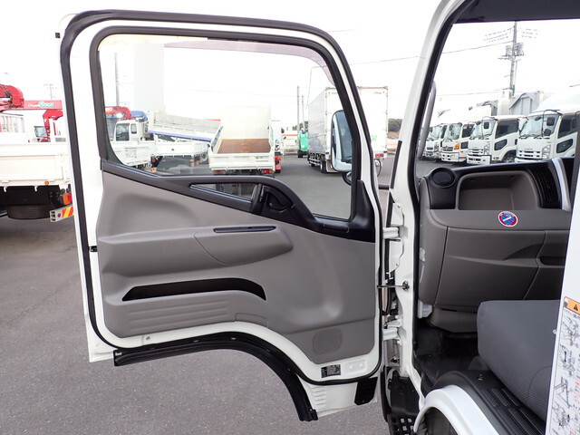 三菱ふそうキャンターダンプ小型（2t・3t）[写真33]