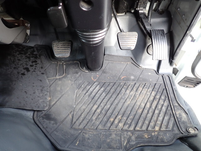 三菱ふそうキャンターダンプ小型（2t・3t）[写真38]